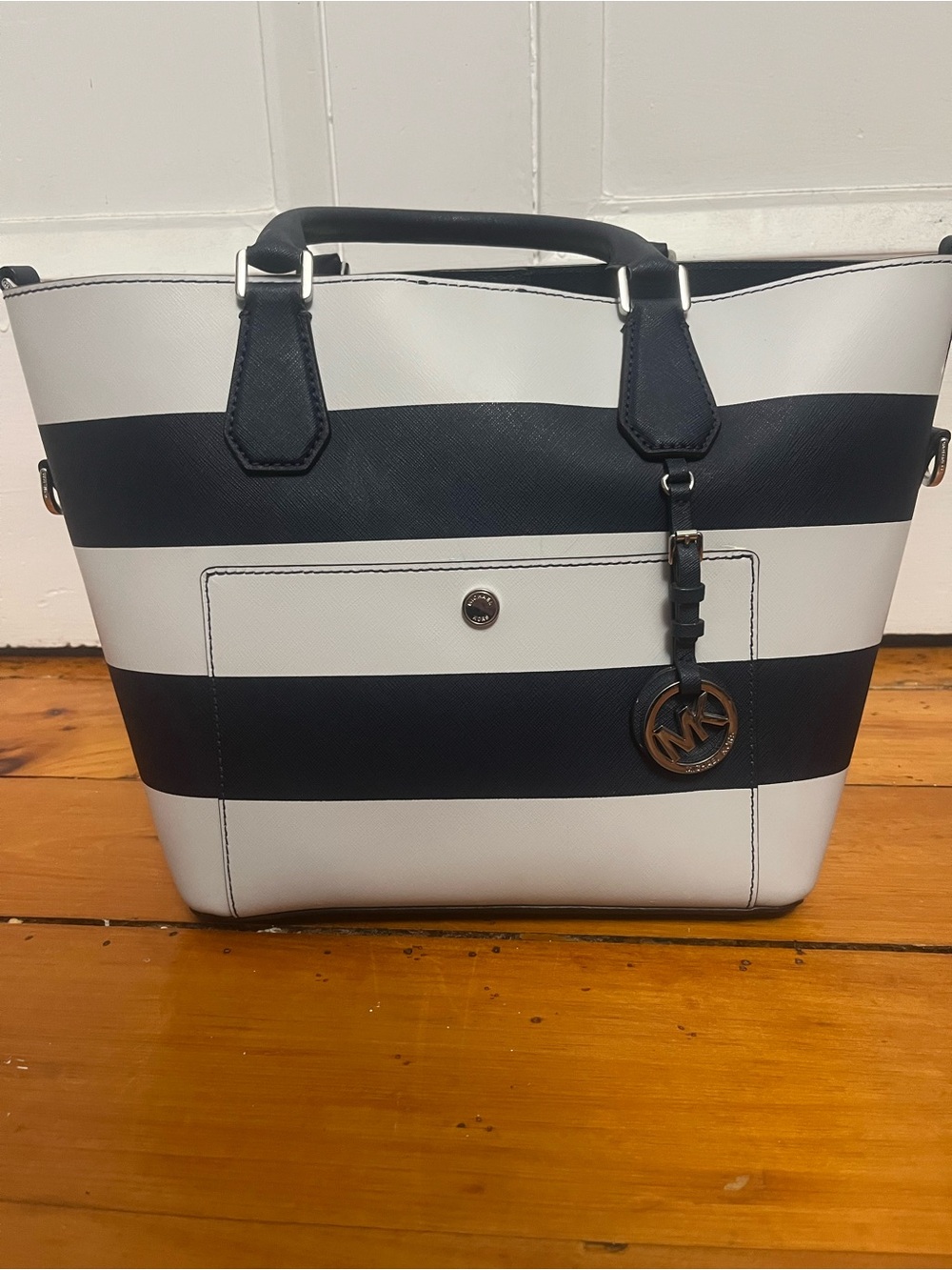 Michael Kors Greenwich Large Leather Navy Stripe Grab Bag